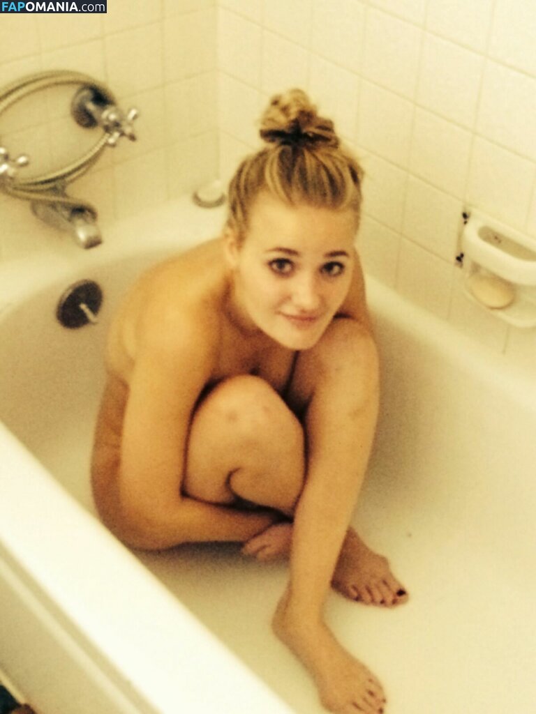 AJ Michalka ヌード 流出写真 #13