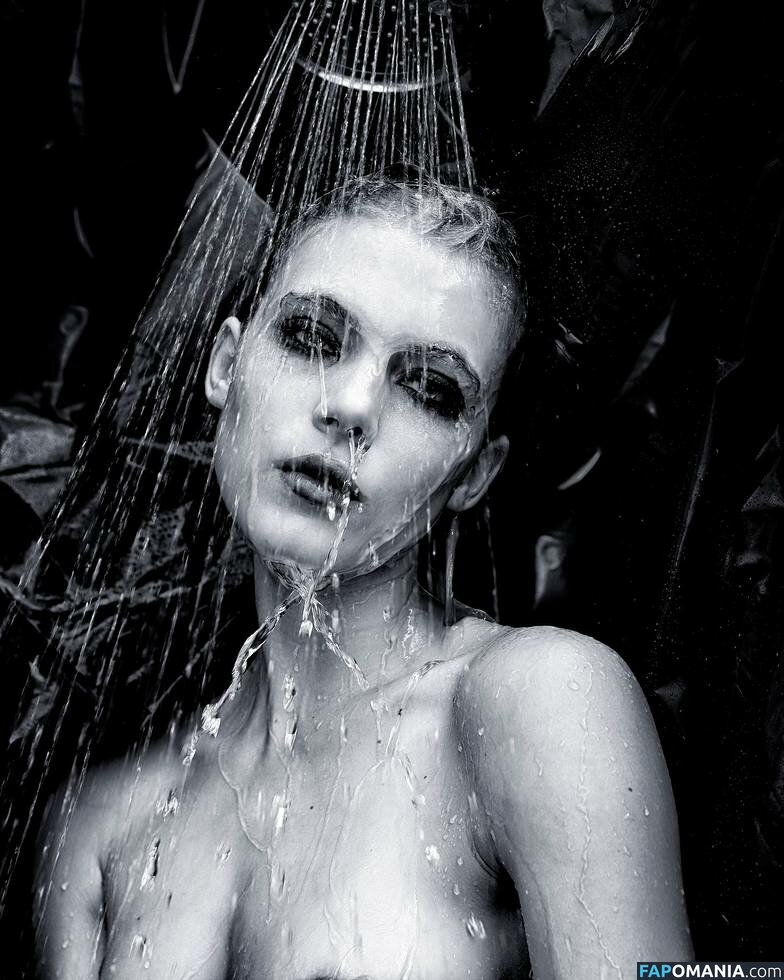 Allegra Carpenter ヌード 流出写真 #81