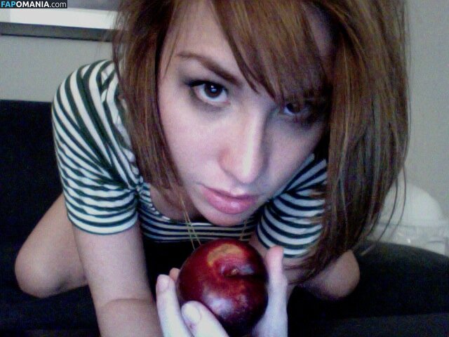 Allison Scagliotti ヌード 流出写真 #6