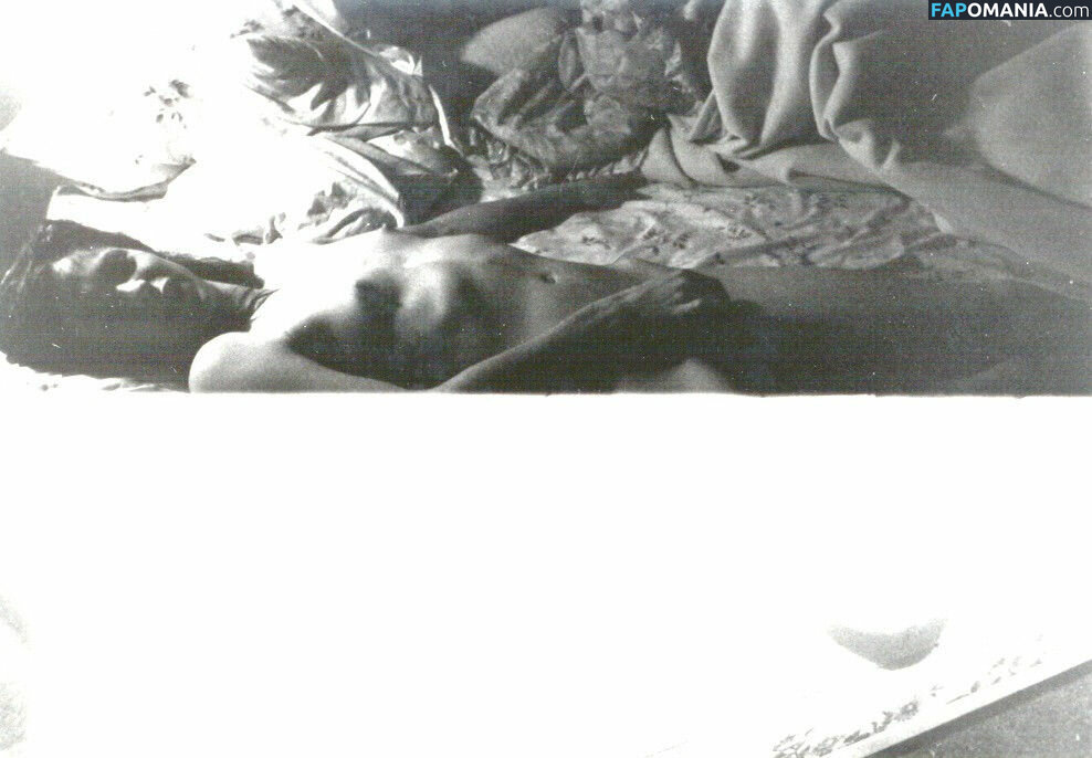 Ariadne Shaffer ヌード 流出写真 #10