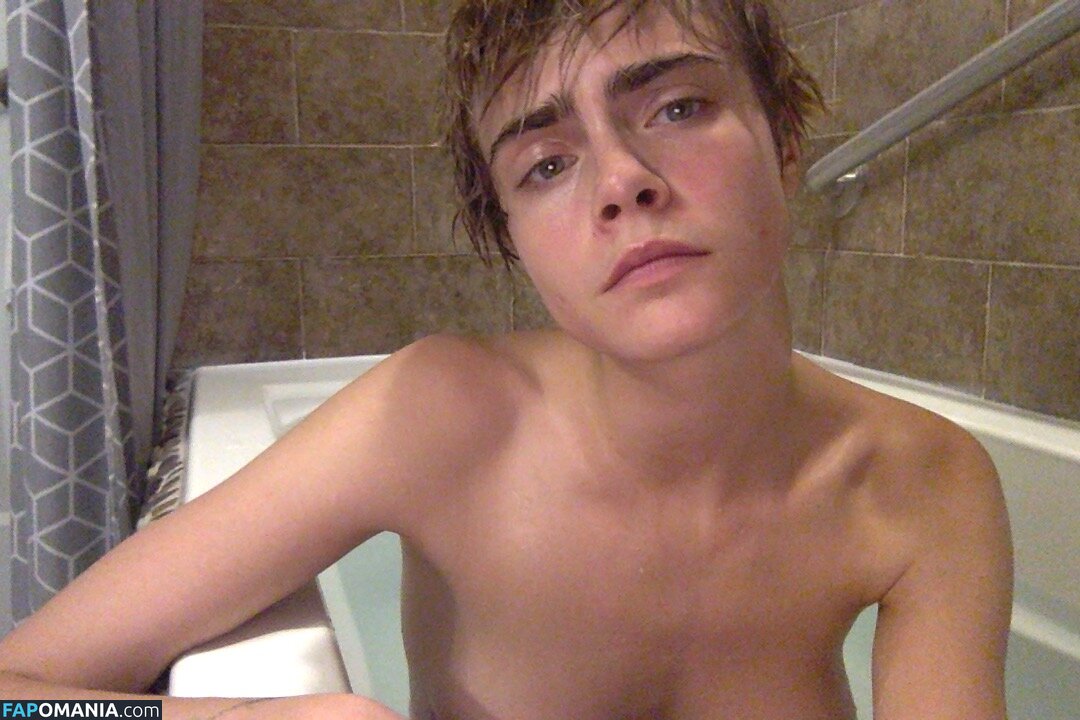 Ashley Benson And Cara Delevingne ヌード 流出写真 #10