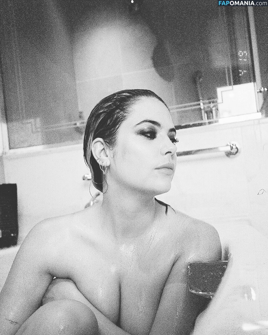 Ashley Benson And Cara Delevingne ヌード 流出写真 #37