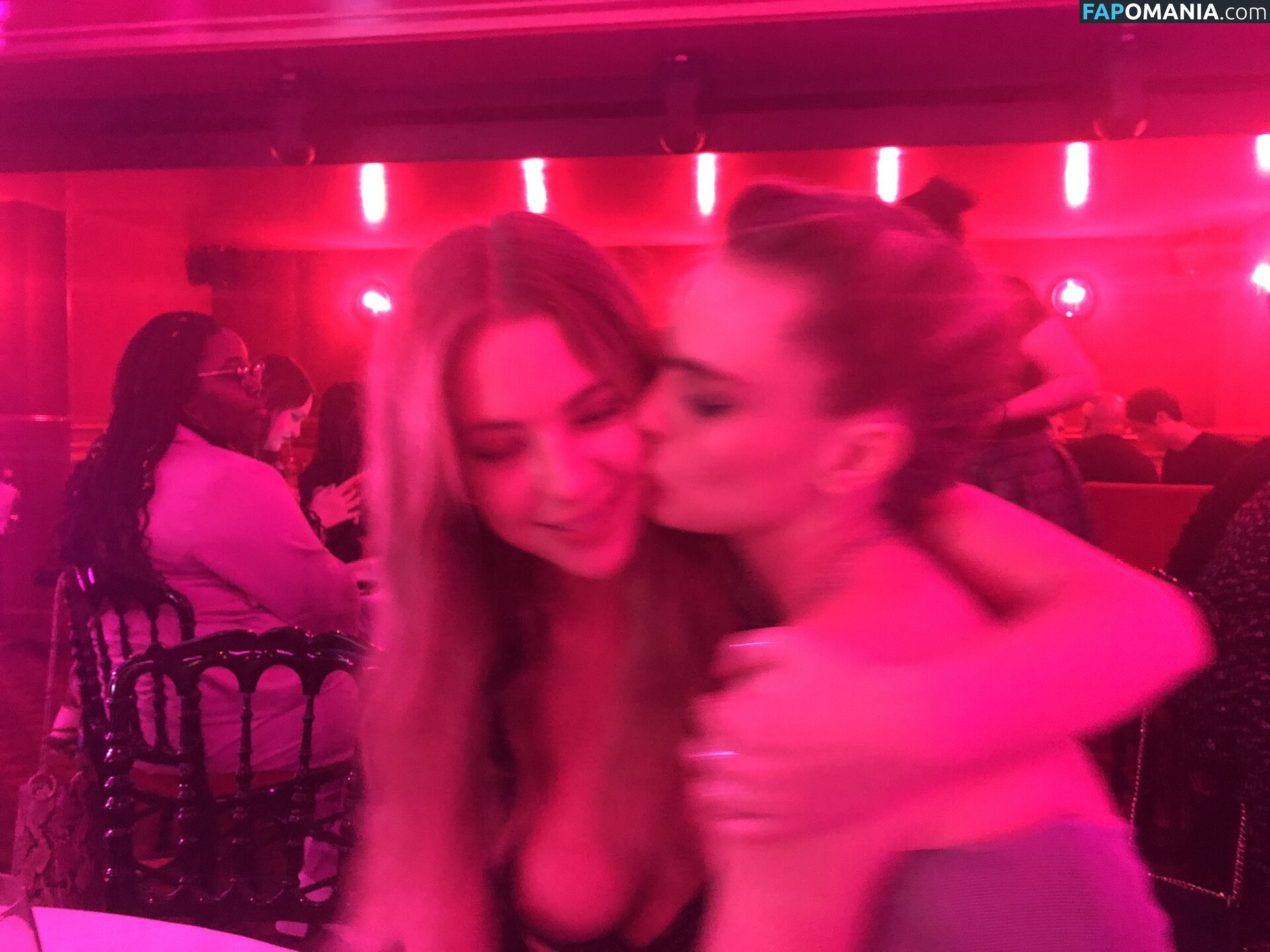 Ashley Benson And Cara Delevingne ヌード 流出写真 #51