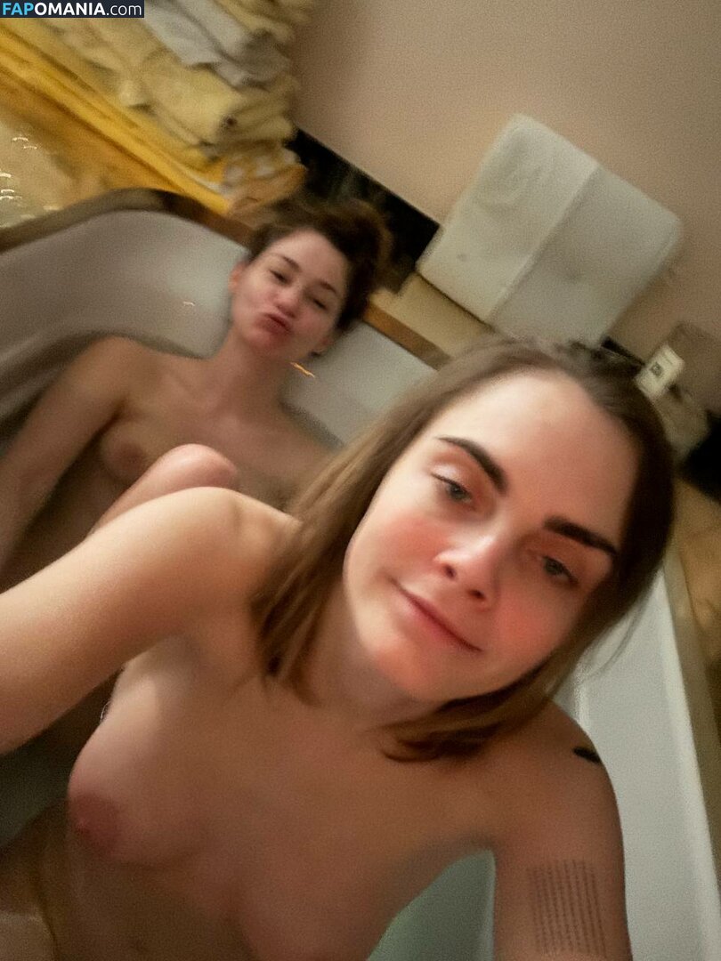 Ashley Benson And Cara Delevingne ヌード 流出写真 #69