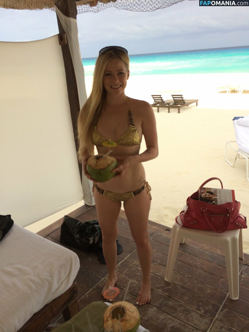 Avril Lavigne ヌード 流出写真 #6