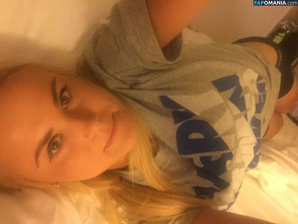 Carly Booth ヌード 流出写真 #35