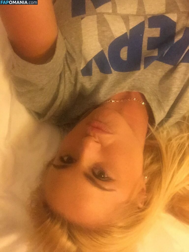 Carly Booth ヌード 流出写真 #45