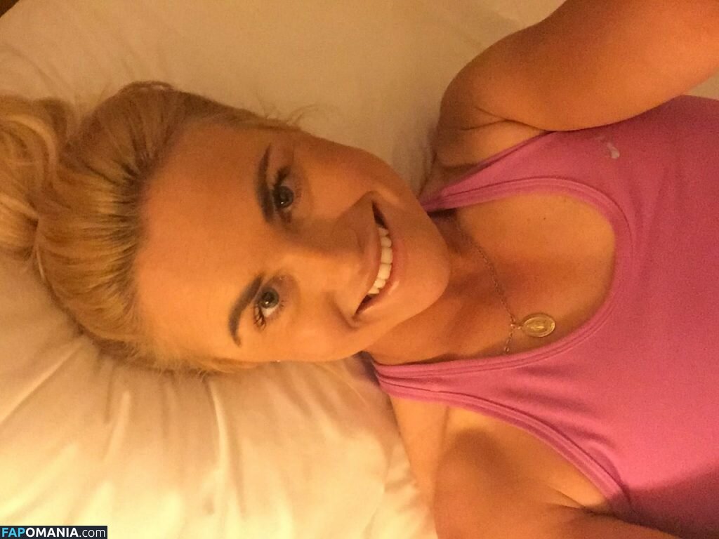 Carly Booth ヌード 流出写真 #58