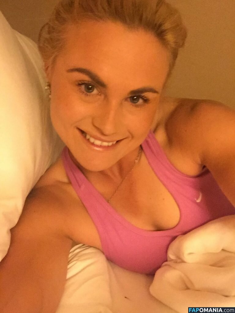 Carly Booth ヌード 流出写真 #59