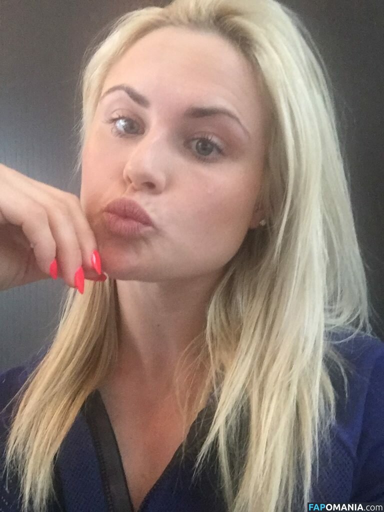 Carly Booth ヌード 流出写真 #74