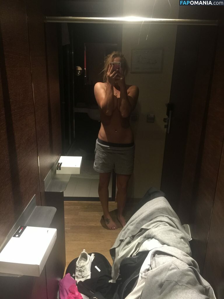 Carly Booth ヌード 流出写真 #109