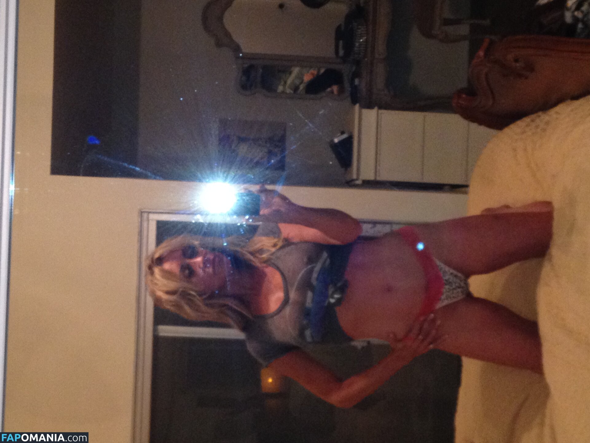 Carrie Michalka ヌード 流出写真 #170
