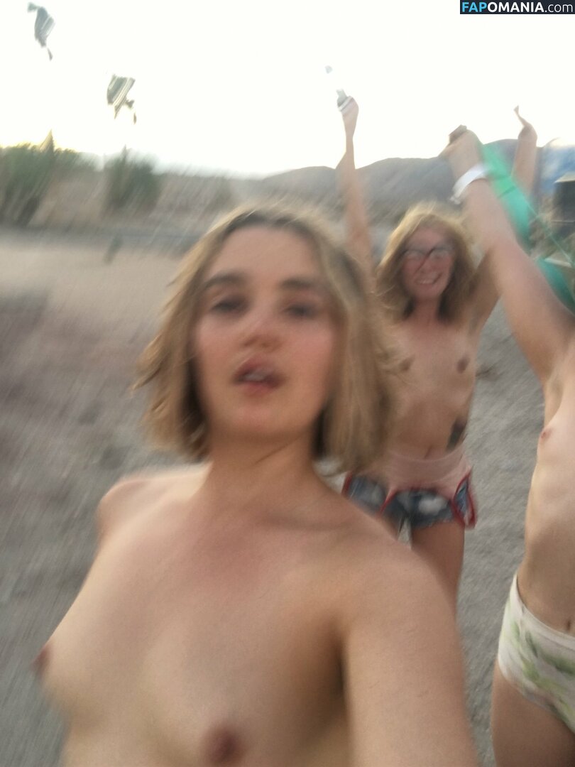 Chloe Fineman ヌード 流出写真 #42