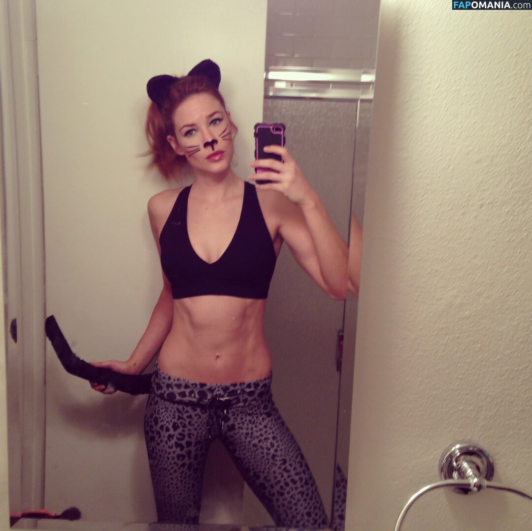 Courtney Hope ヌード 流出写真 #3