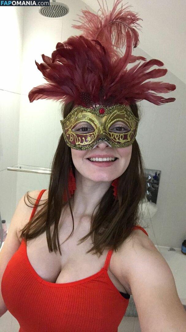 Dakota Blue Richards ヌード 流出写真 #14