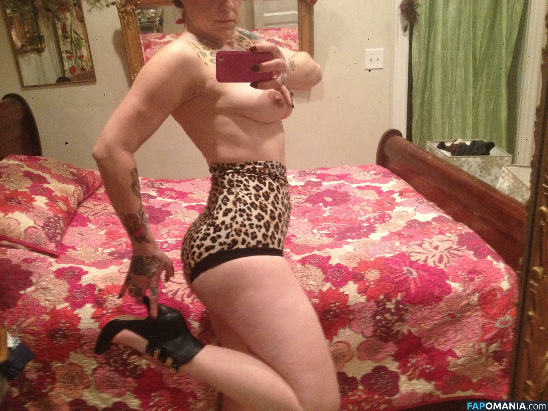 Danielle Colby ヌード 流出写真 #5