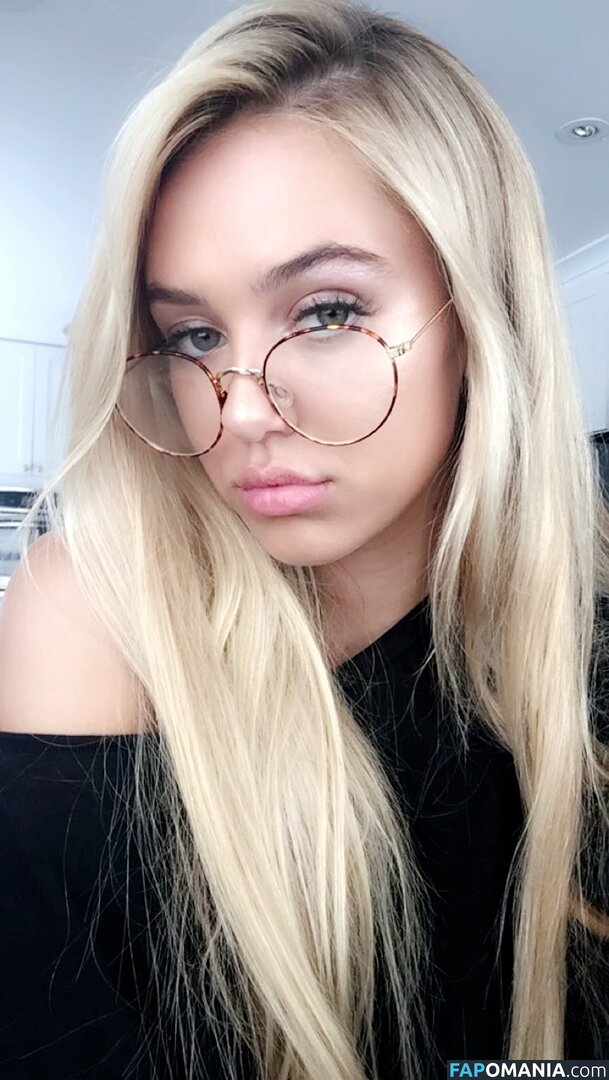 Delilah Belle Hamlin ヌード 流出写真 #42