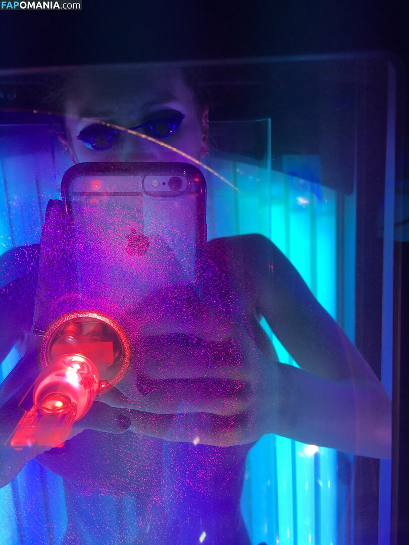 Dylan Penn ヌード 流出写真 #4