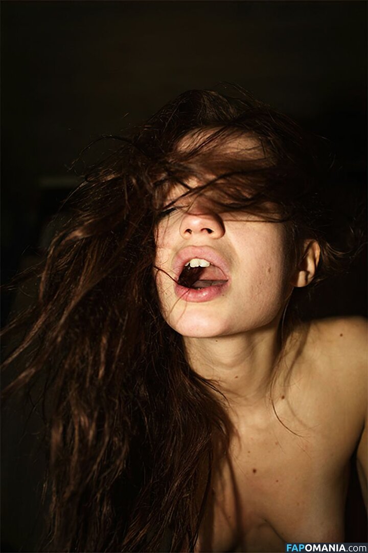 Ekaterina Zueva ヌード 流出写真 #21