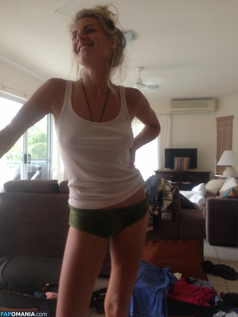 Eliza Coupe ヌード 流出写真 #3