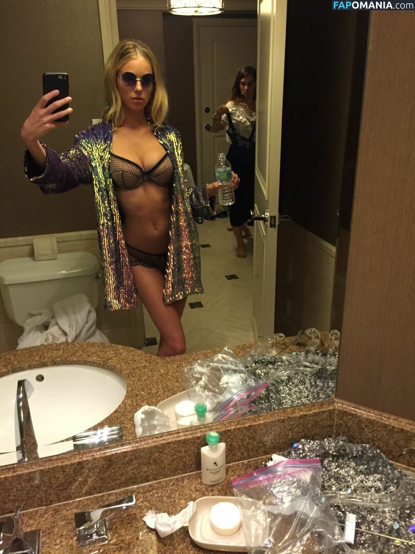 Elizabeth Turner ヌード 流出写真 #30