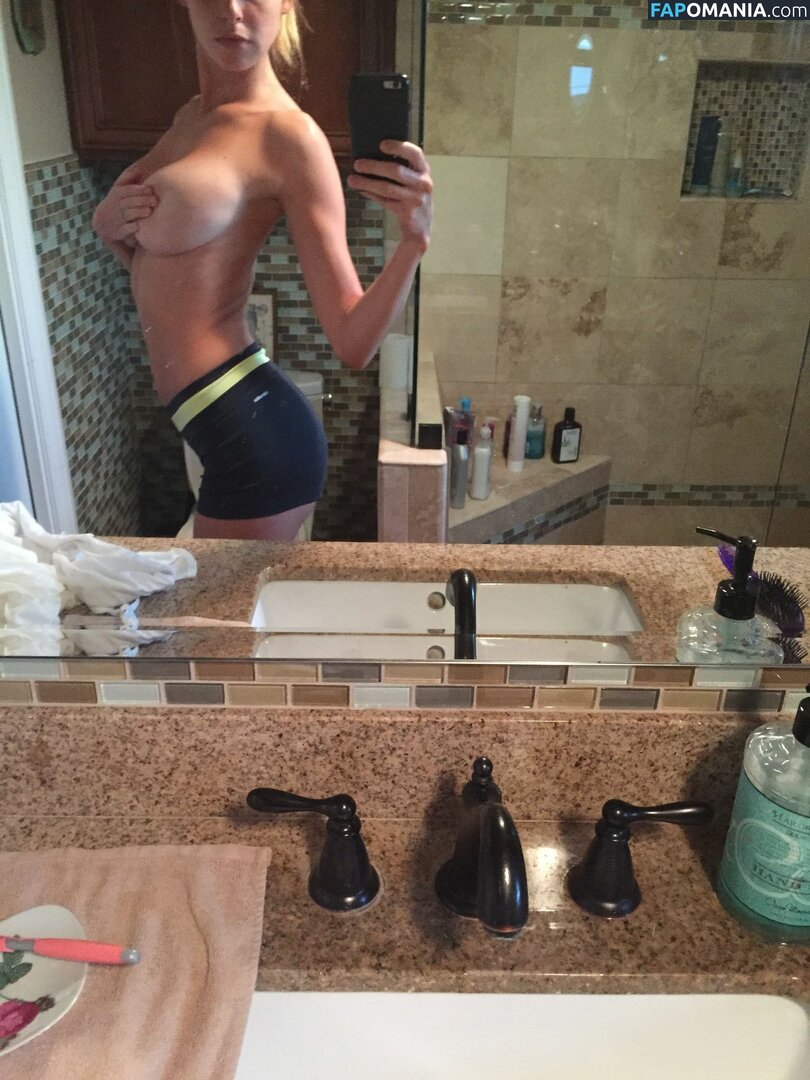 Elizabeth Turner ヌード 流出写真 #50