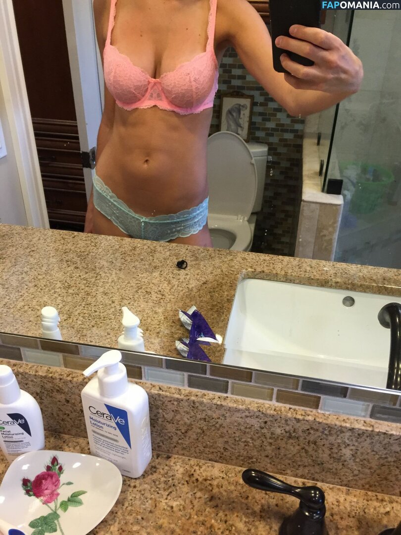 Elizabeth Turner ヌード 流出写真 #59