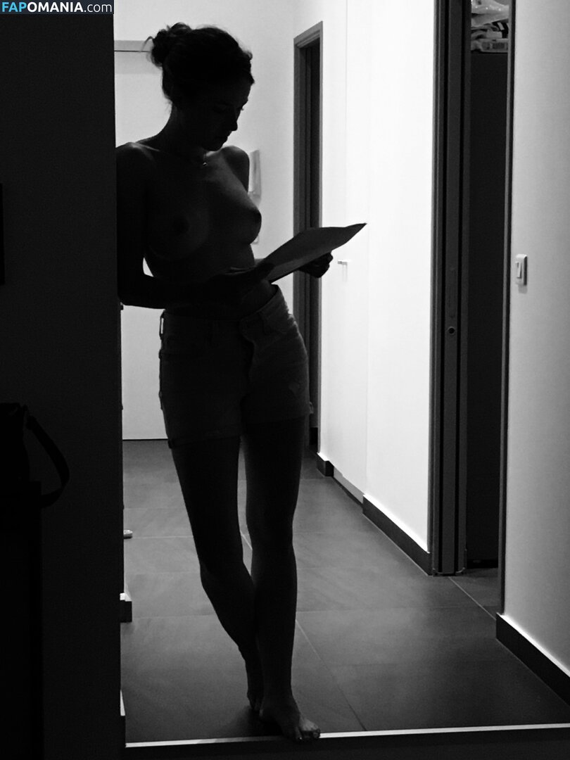 Elodie Fontan ヌード 流出写真 #11