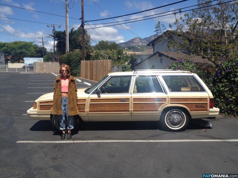 Emily Browning ヌード 流出写真 #25