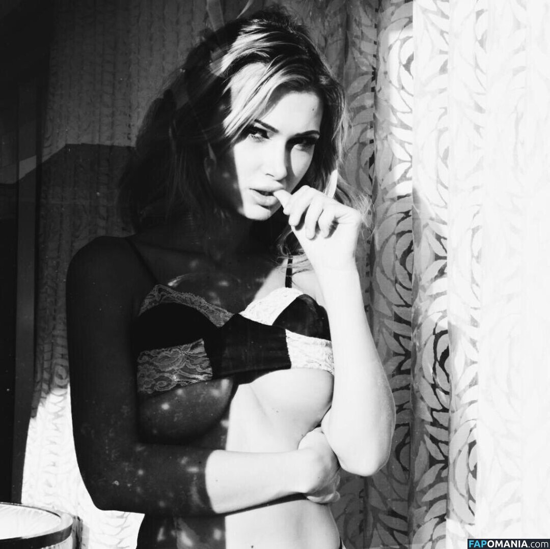 Emma Hernan ヌード 流出写真 #695