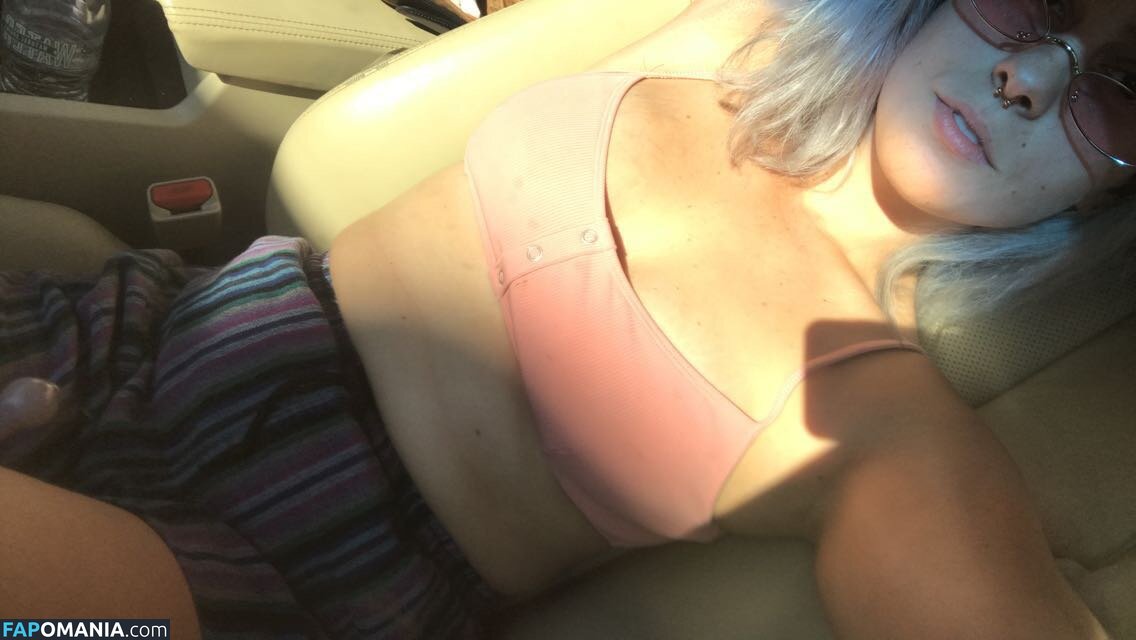 Hannah Schewel ヌード 流出写真 #17