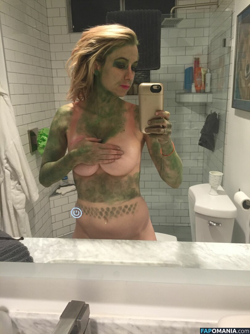 Iliza Shlesinger ヌード 流出写真 #16