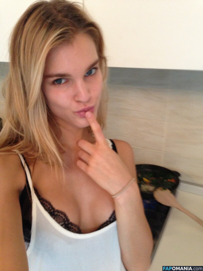 Joy Corrigan ヌード 流出写真 #3