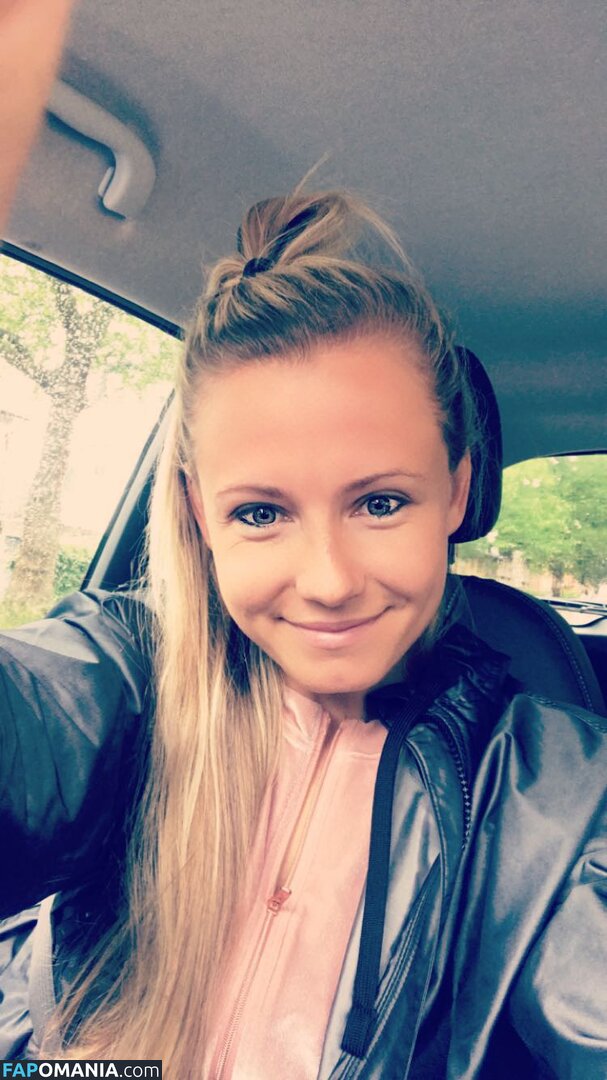 Julia Simic ヌード 流出写真 #16