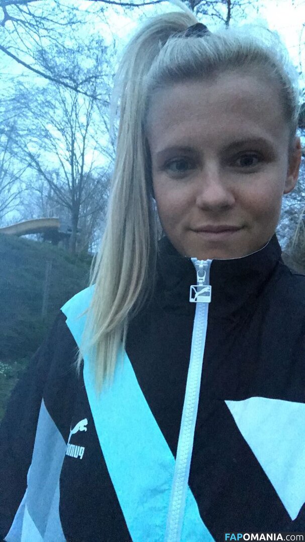 Julia Simic ヌード 流出写真 #22