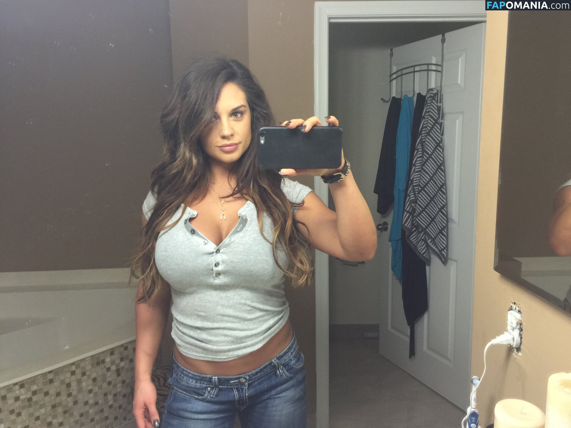Kaitlyn WWE ヌード 流出写真 #153