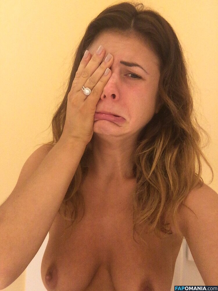 Kelly Hall ヌード 流出写真 #1