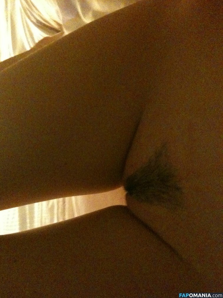 Krysten Ritter ヌード 流出写真 #1