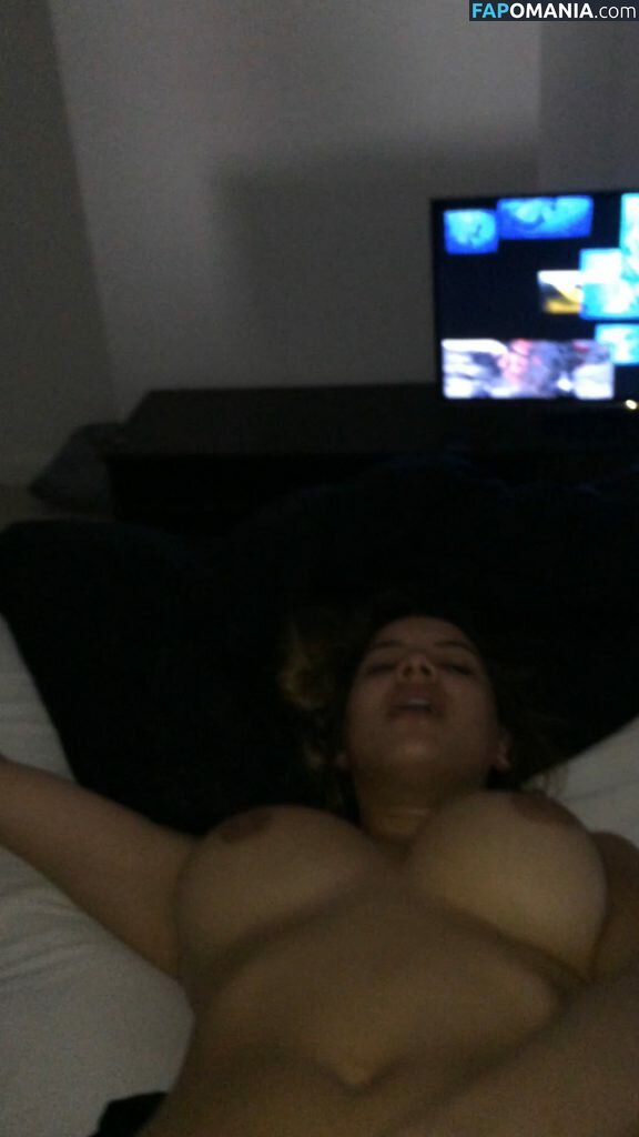 Lacey Banghard ヌード 流出写真 #11