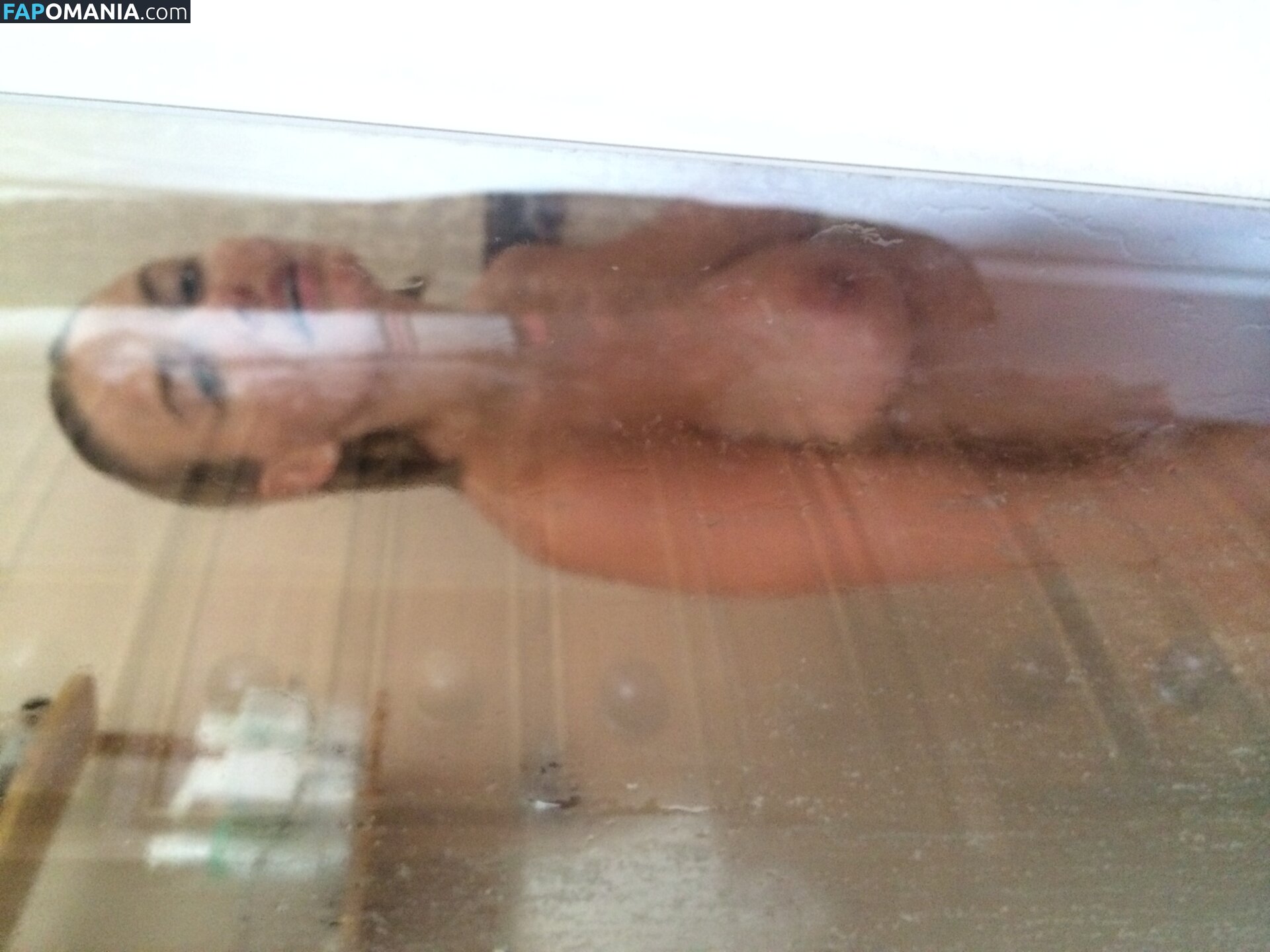 Lara Bingle ヌード 流出写真 #226