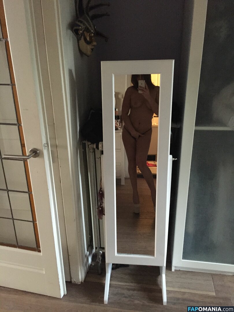 Laura Ponticorvo ヌード 流出写真 #13