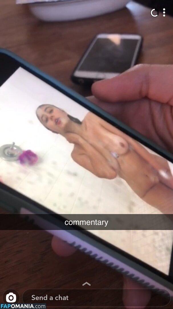 Lia Marie Johnson ヌード 流出写真 #1