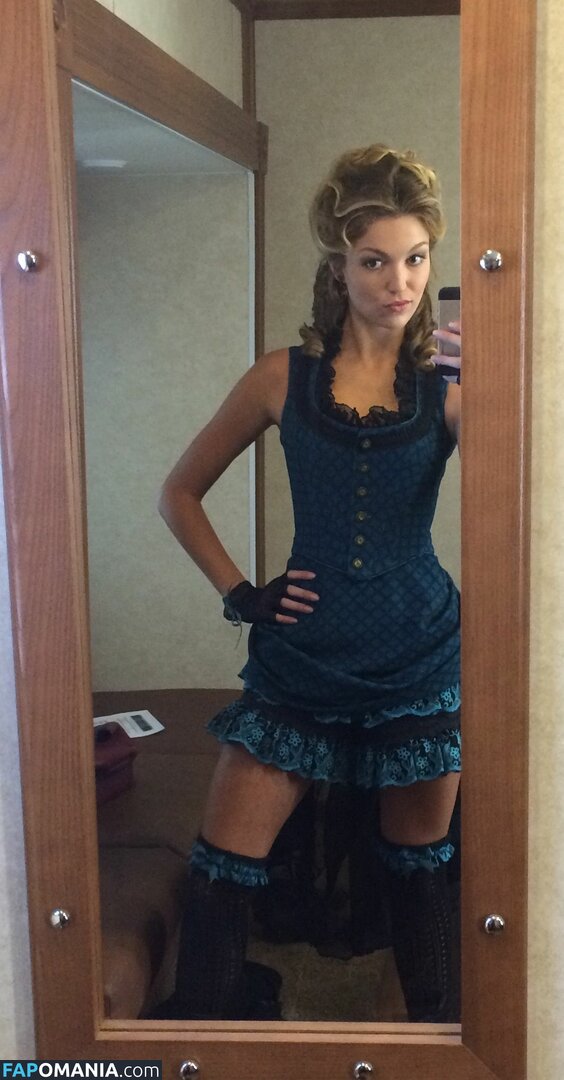 Lili Simmons ヌード 流出写真 #9