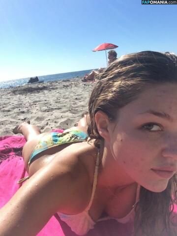 Lili Simmons ヌード 流出写真 #17