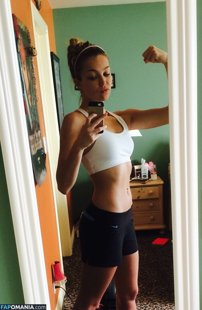 Lili Simmons ヌード 流出写真 #25