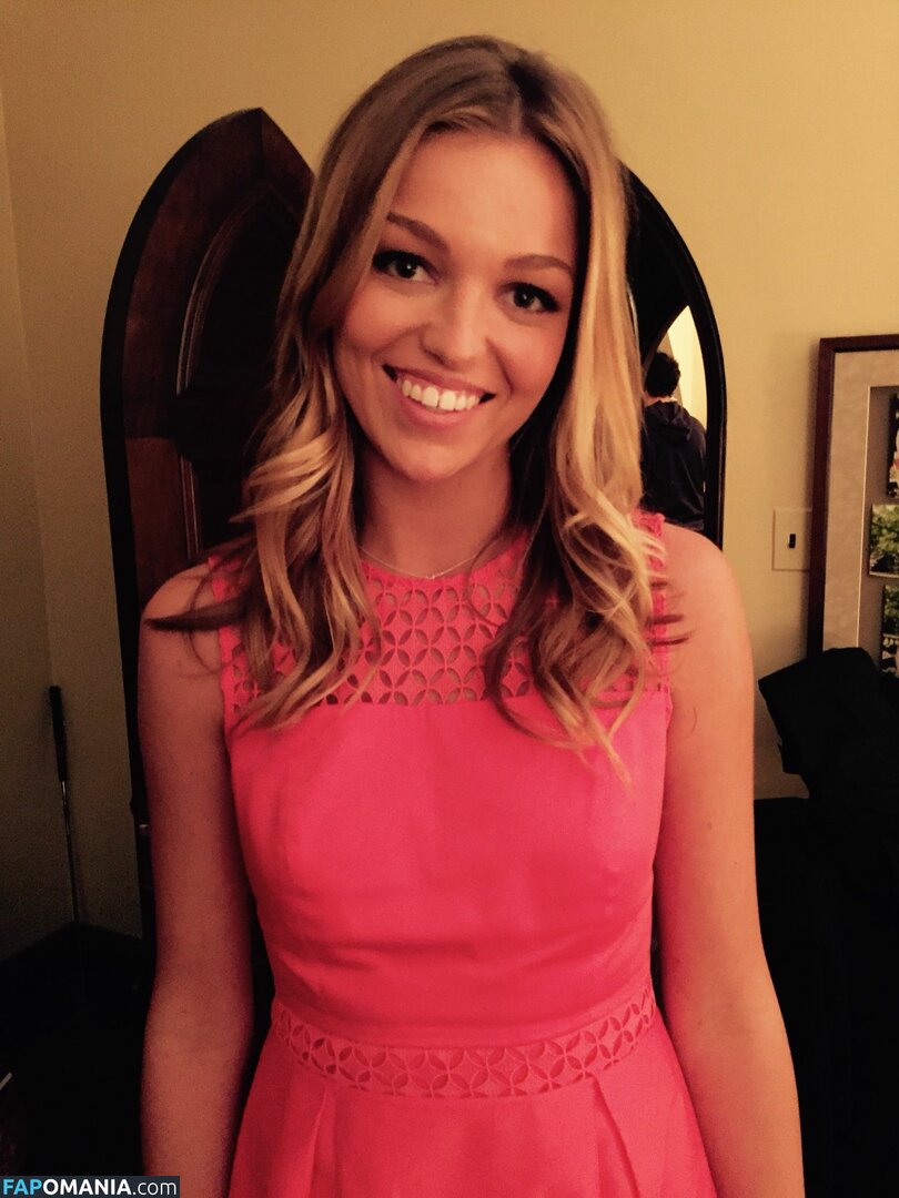 Lili Simmons ヌード 流出写真 #26