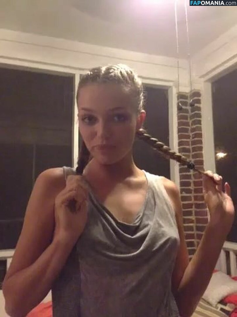 Lili Simmons ヌード 流出写真 #57