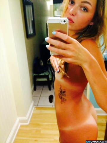 Lili Simmons ヌード 流出写真 #73