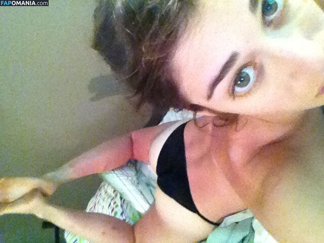 Lizzy Caplan ヌード 流出写真 #13