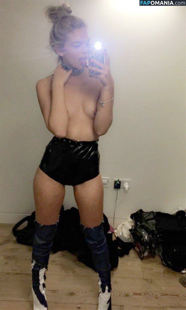 Louisa Johnson ヌード 流出写真 #44